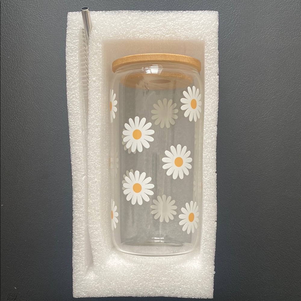 Diamond Supply Co. Daisy Glass Tumbler with Straw - White and Yellow